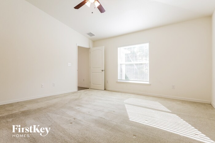 Building Photo - 3685 Parade Terrace