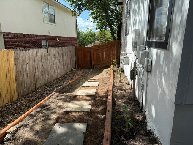 Building Photo - 1707 Morningside Cove
