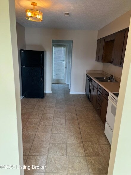 Building Photo - 1012 Windview Pl