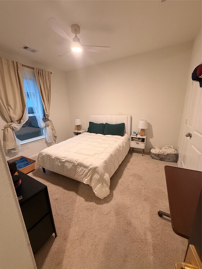 Building Photo - 23609 Zinfandel Dr