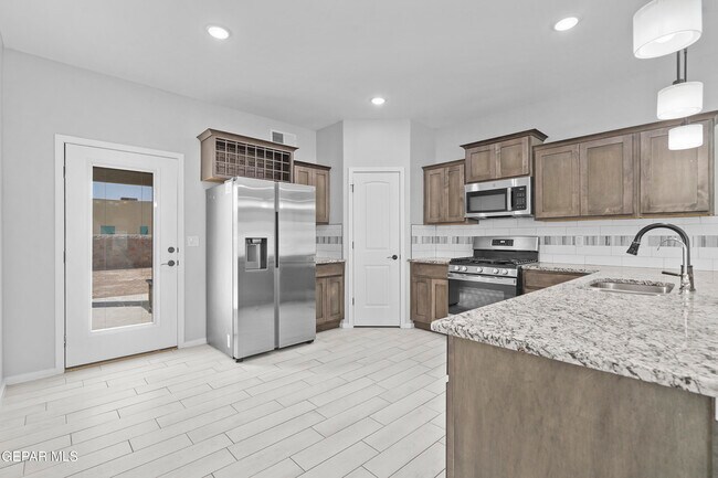 Building Photo - 932 Texas Madrone Dr