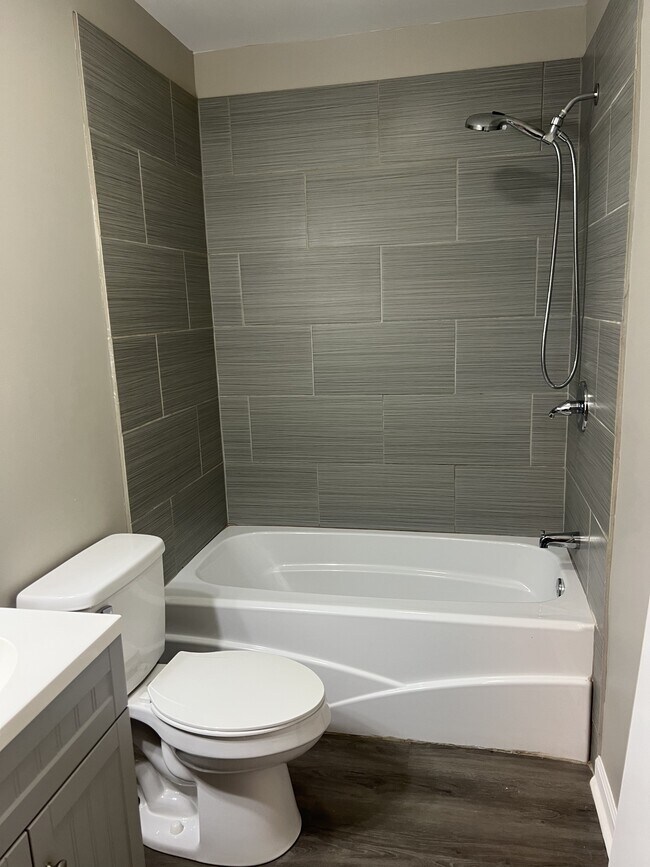 Building Photo - 4815 Frontage Rd NW