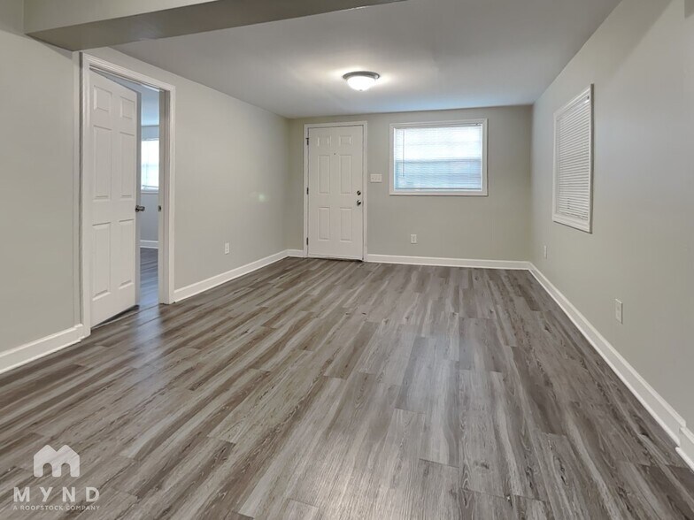 Building Photo - 6824 Gaillardia Rd S