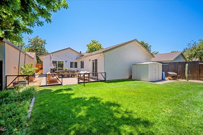 Building Photo - 103 Petrilli Cir