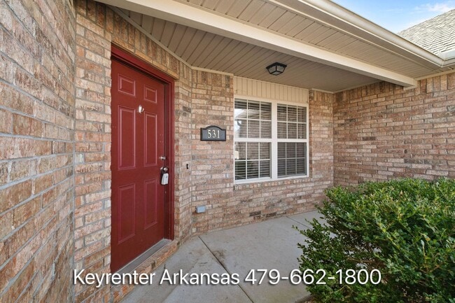 Building Photo - Move-In Ready 4 Bedroom with Gorgeous Natural Light & Spacious Yard in Centerton