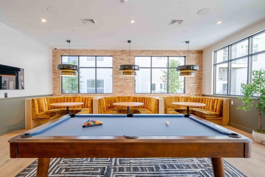 Primary Photo - Alexan Waltham