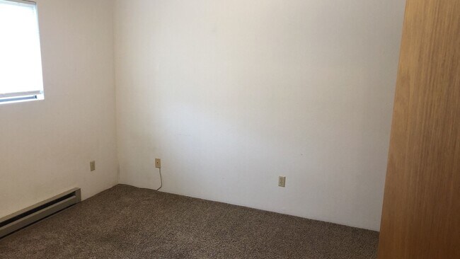 Building Photo - 2005 NE Terre View Dr