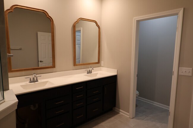 Building Photo - 2951 Daylily Dr