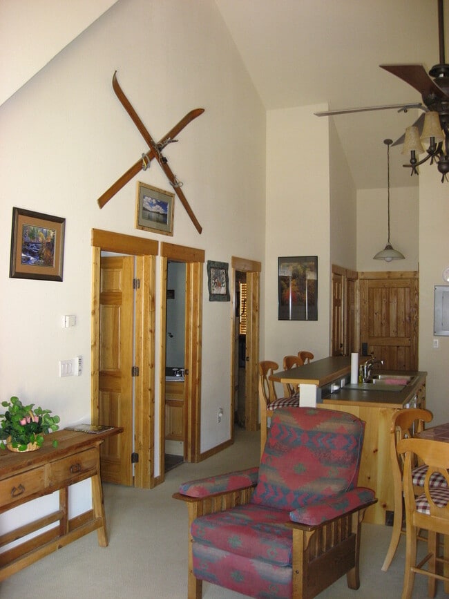 Building Photo - Long Term Rental- Tenderfoot Lodge 2665