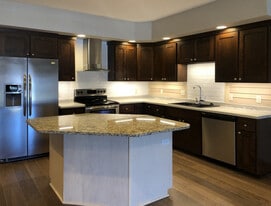 Building Photo - One and Two Willow Creek