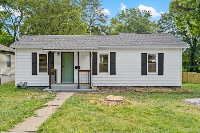 Primary Photo - 2100 N Nettleton Ave