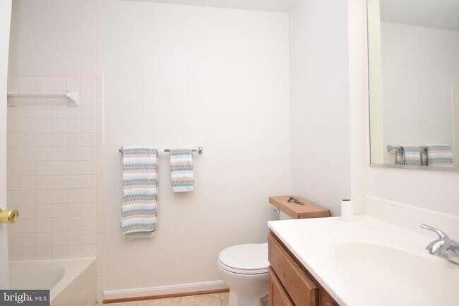 Building Photo - 11000 Kinship Ct