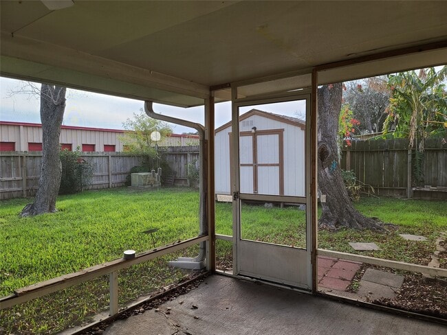 Building Photo - 5303 Little John Ln