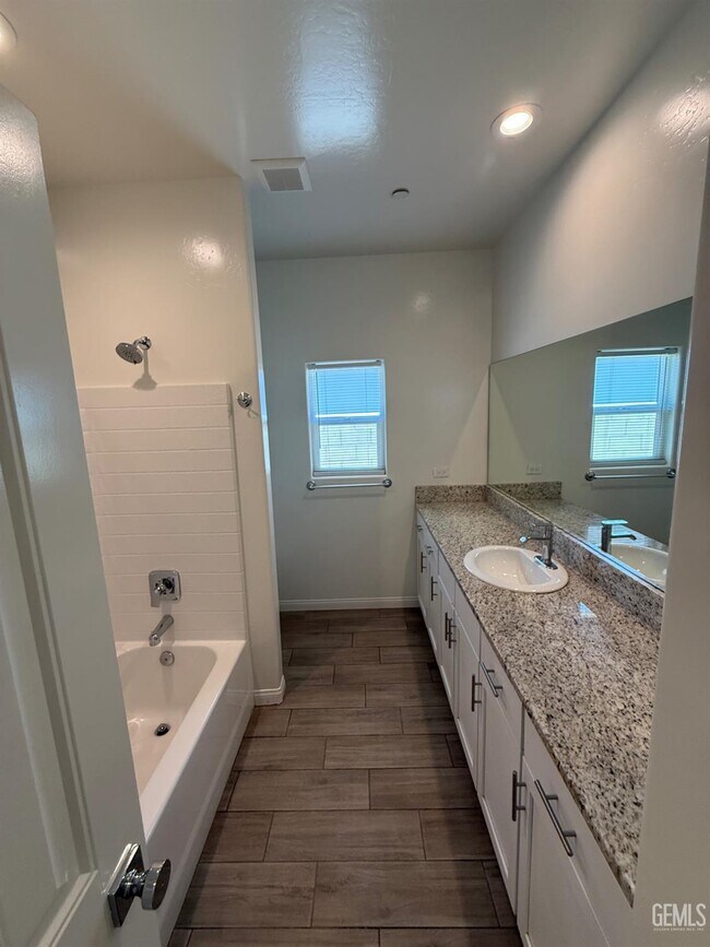 Building Photo - 3915 Costa Del Sol Ln