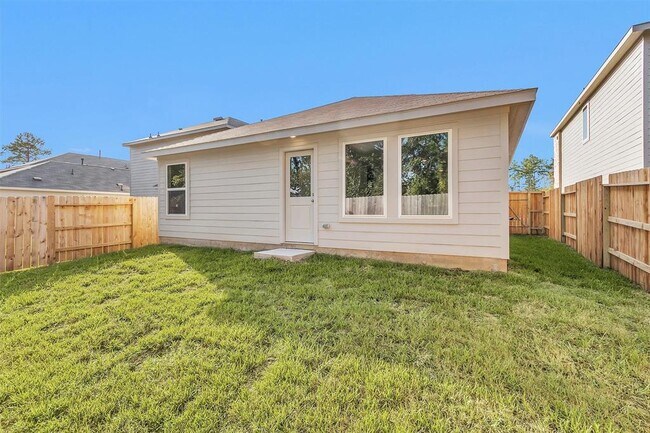 Building Photo - 3022 Mallorca Dr