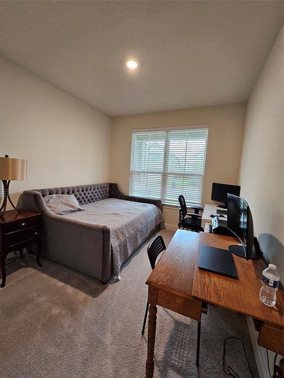 Building Photo - 138 Sugarberry Dr