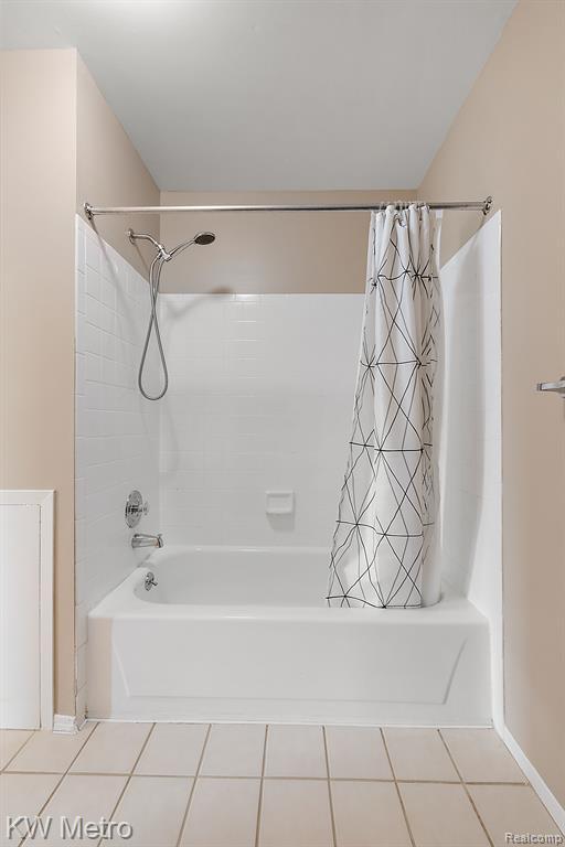 Building Photo - 5652 Drake Hollow Dr E