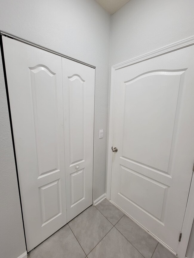 Building Photo - 7635 Legacy Trl