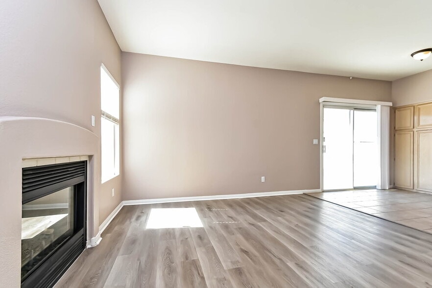 Building Photo - 7855 Blue Brook Dr