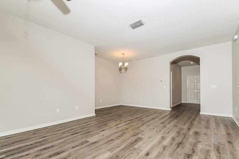 Building Photo - 748 Star Pointe Dr