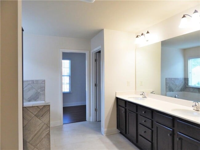 Building Photo - 2441 Melton Common Dr