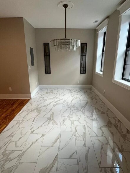 Building Photo - 504 Broadway St