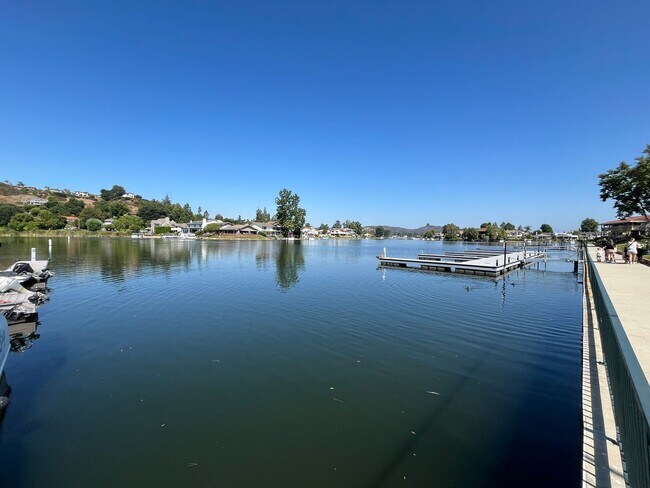 Building Photo - Westlake Village 4+2.5 w/pool, spa, green belt + lake access!