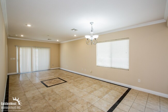 Building Photo - Inviting 3Bdm 2Ba Single-Story Home in Henderson! 55 Plus Community.