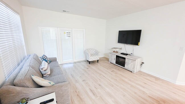 Building Photo - 701 Pipers Ln