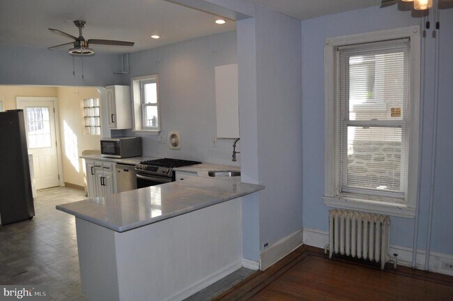 Building Photo - 4104 Terrace St