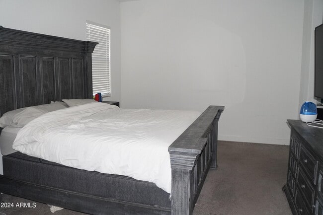 Building Photo - 10864 W Marshall Ave