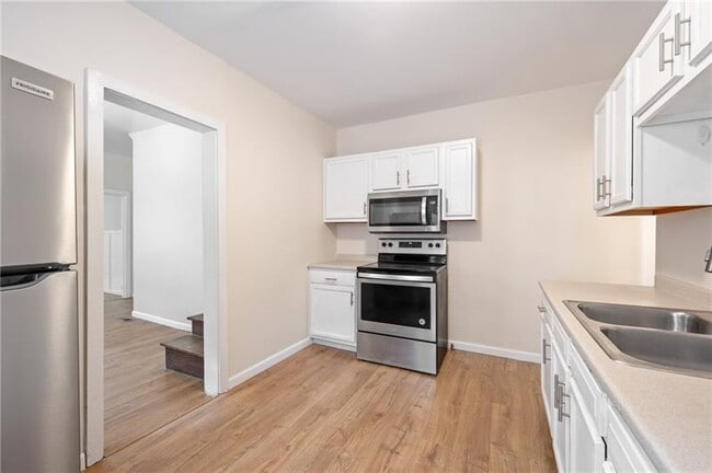 Building Photo - 125 S 14th St