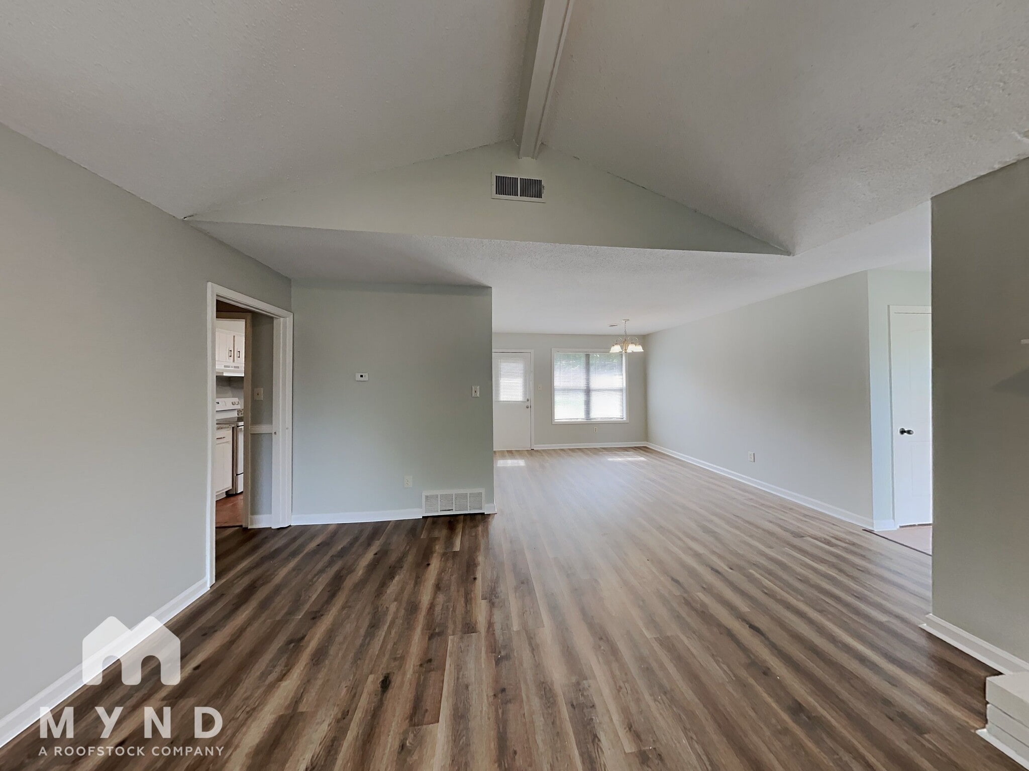 Building Photo - 7542 Lone Oak Cove