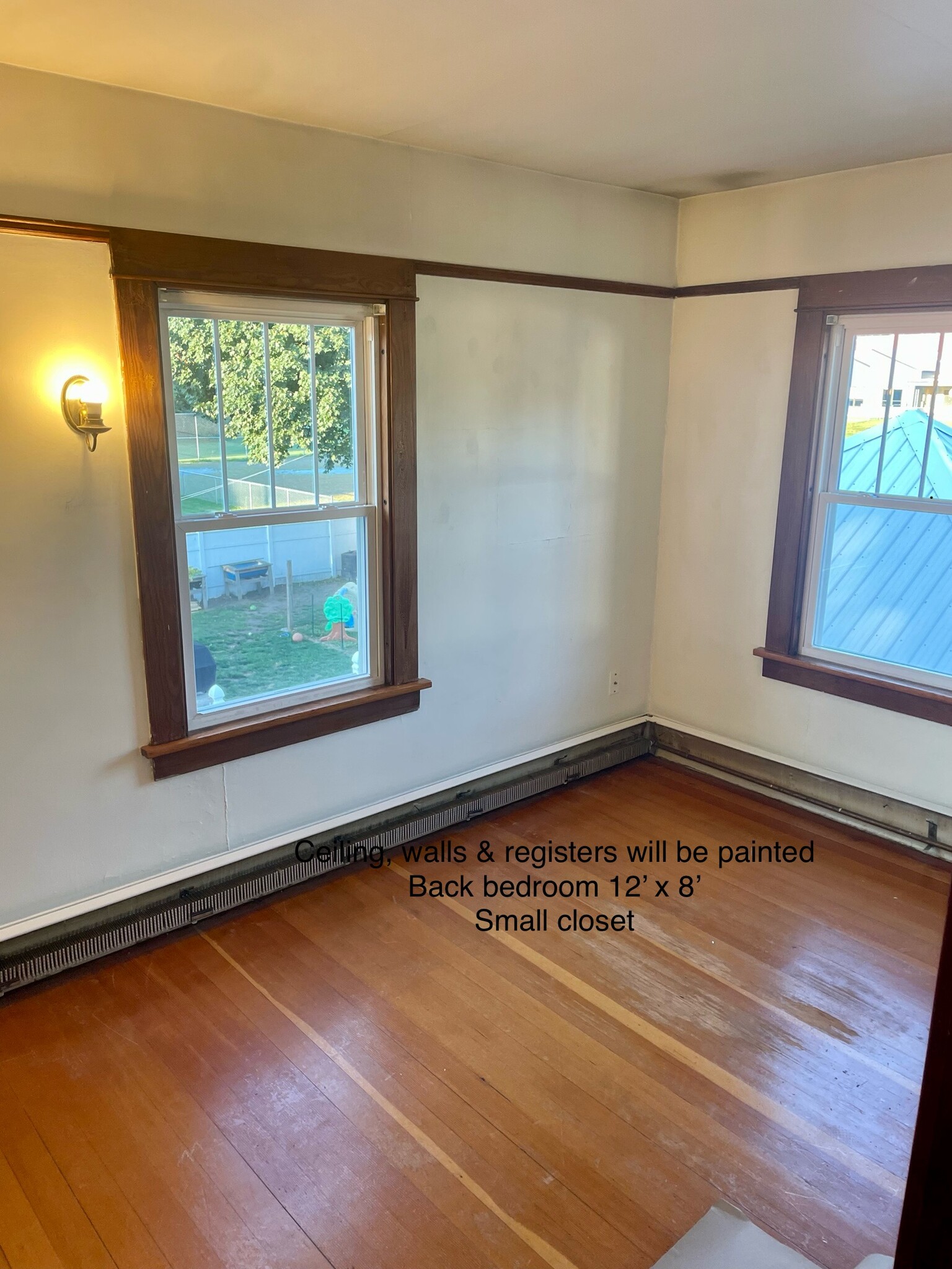 Building Photo - 207 Safford St