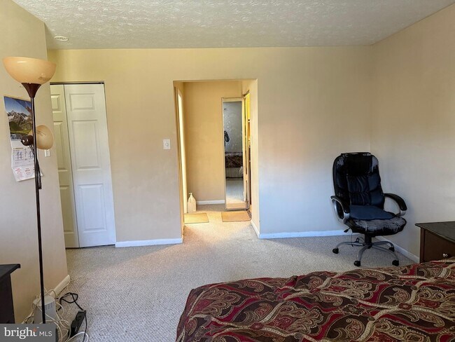 Building Photo - 7925 Mandan Rd