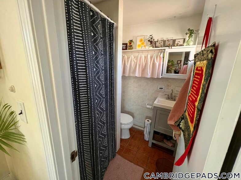 Building Photo - 9 Cedar St