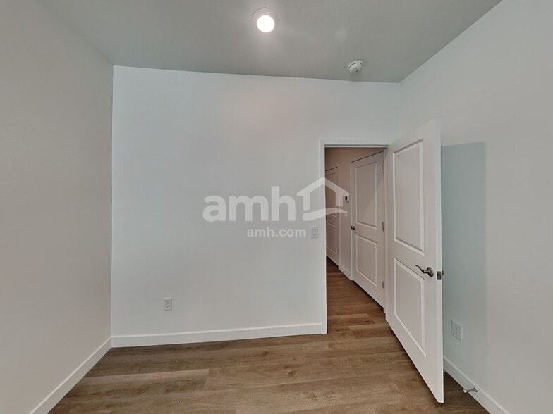 Building Photo - 13061 N Serenity Vly Dr