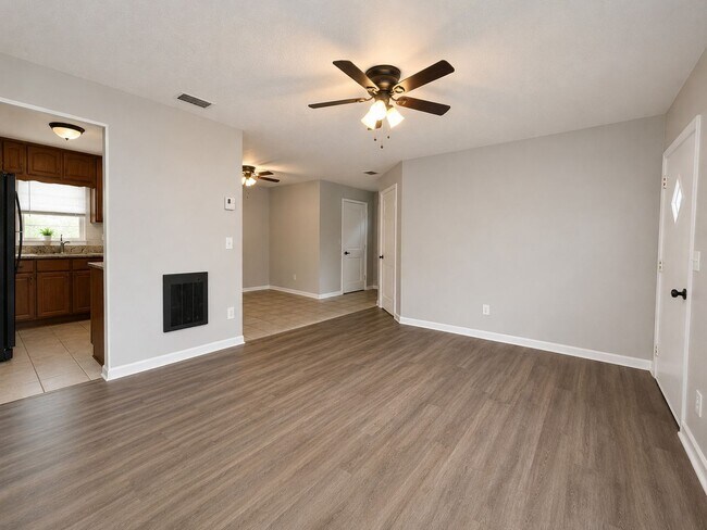 Building Photo - Adorable 2 bedroom 1 bath home with flex space in Lake Mary!