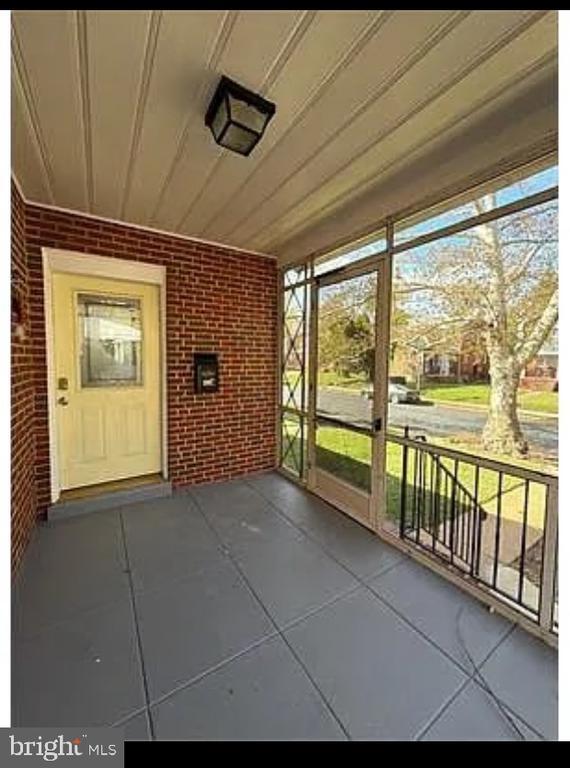 Building Photo - 3909 Rosecrest Ave