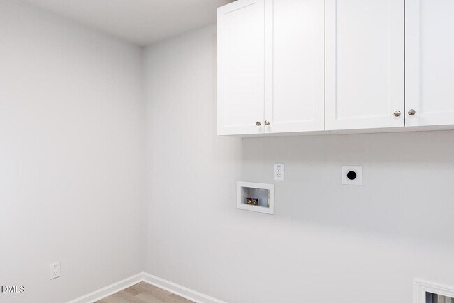 Building Photo - 152 Kobus Ct