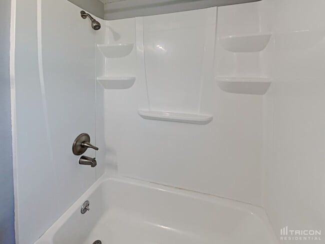 Building Photo - 152 Mante Dr
