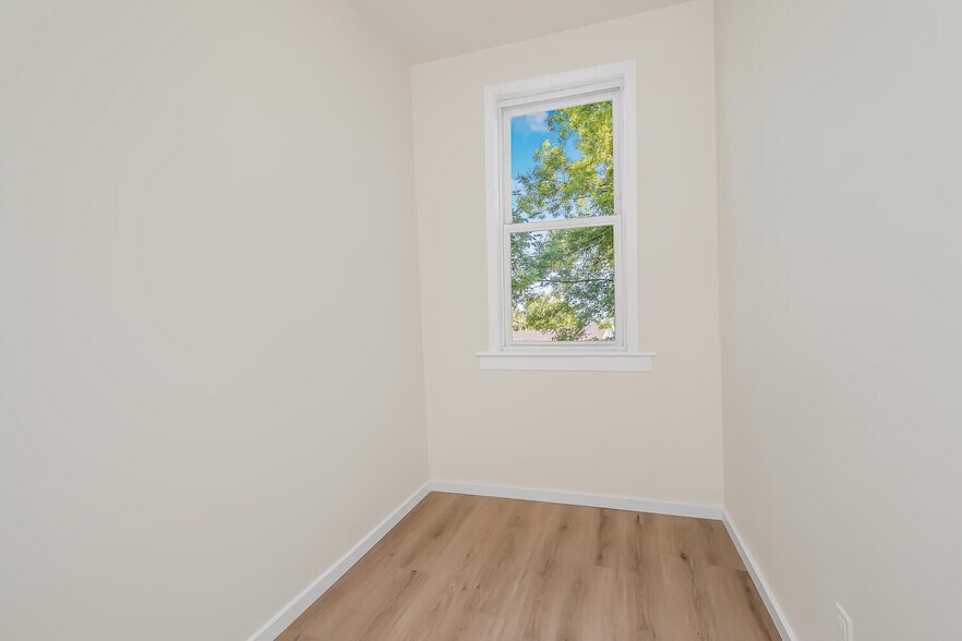 Building Photo - 130 Glover Ave