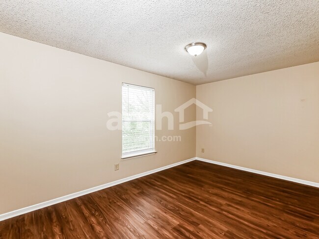 Building Photo - 6768 W Philadelphia Dr