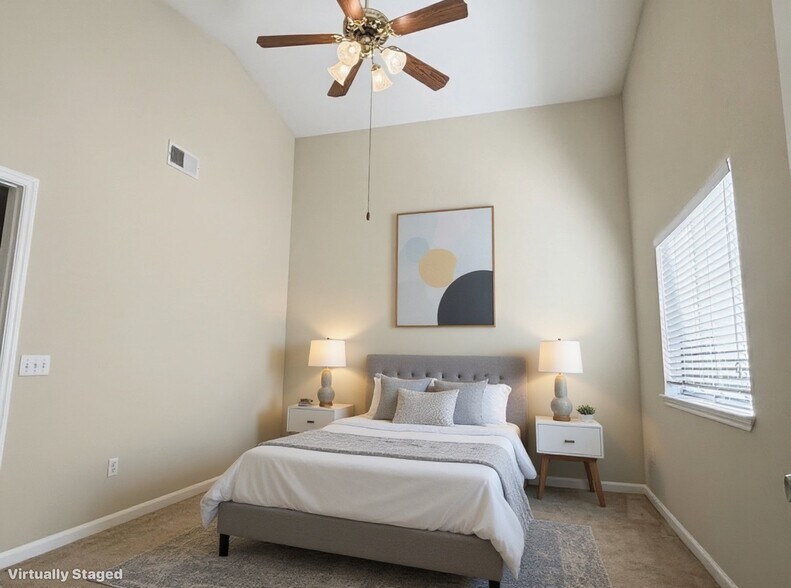 Building Photo - 10665 Cherry Hills Dr