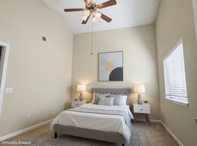 Building Photo - 10665 Cherry Hills Dr