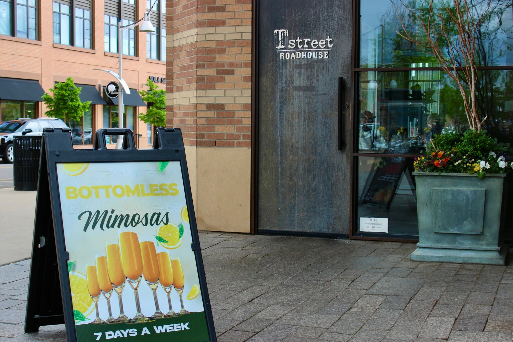 Building Photo - 7240 W Custer Ave