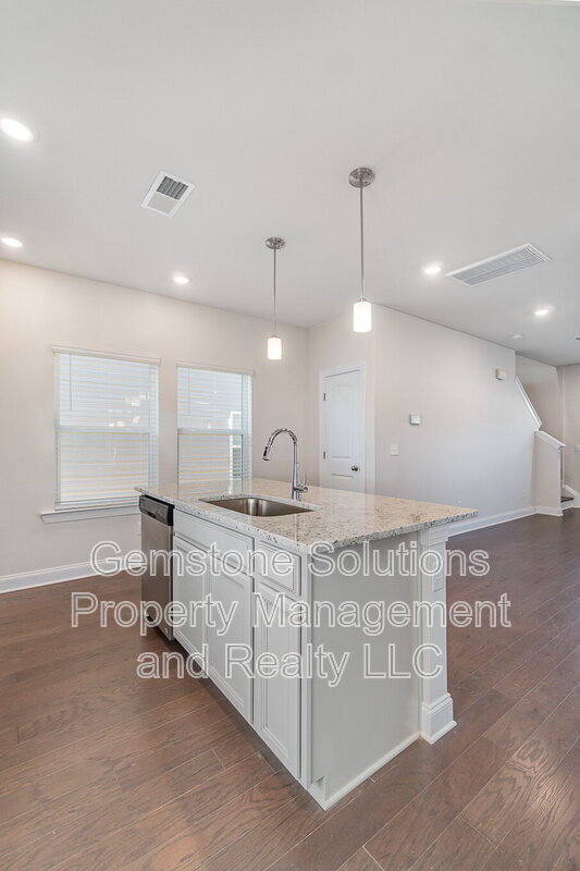 Building Photo - 639 Taylor Bend