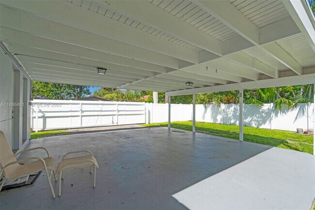 Building Photo - North 26th Avenue, Hollywood, FL 33020 - 3 BR 1 BA single-family home