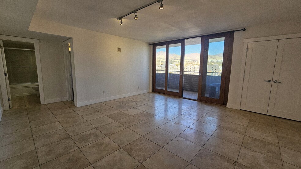 Building Photo - 230 E 300 S