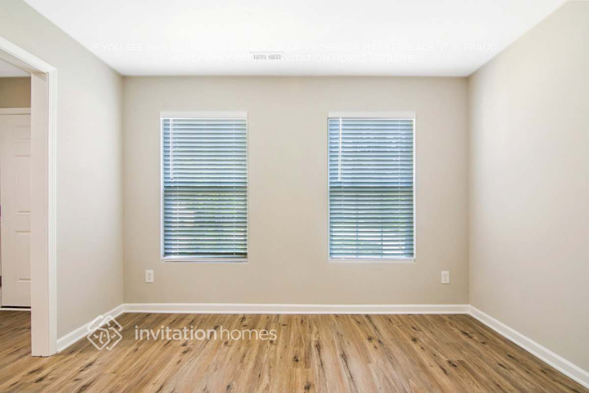 Building Photo - 914 Ujamaa Dr